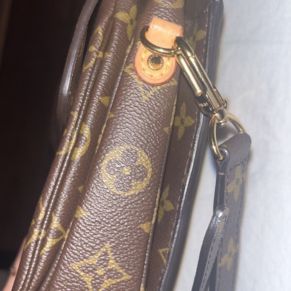 Authentic Louis Vuitton Métis Bag - Picture 10 of 10